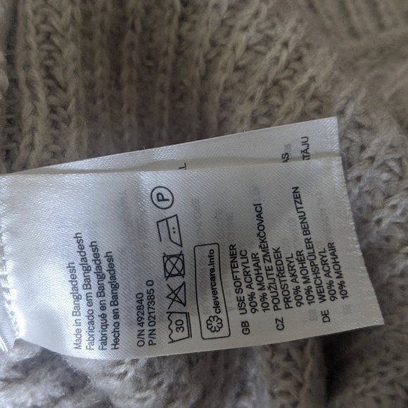 H&M Sweater - Picture 4 of 4